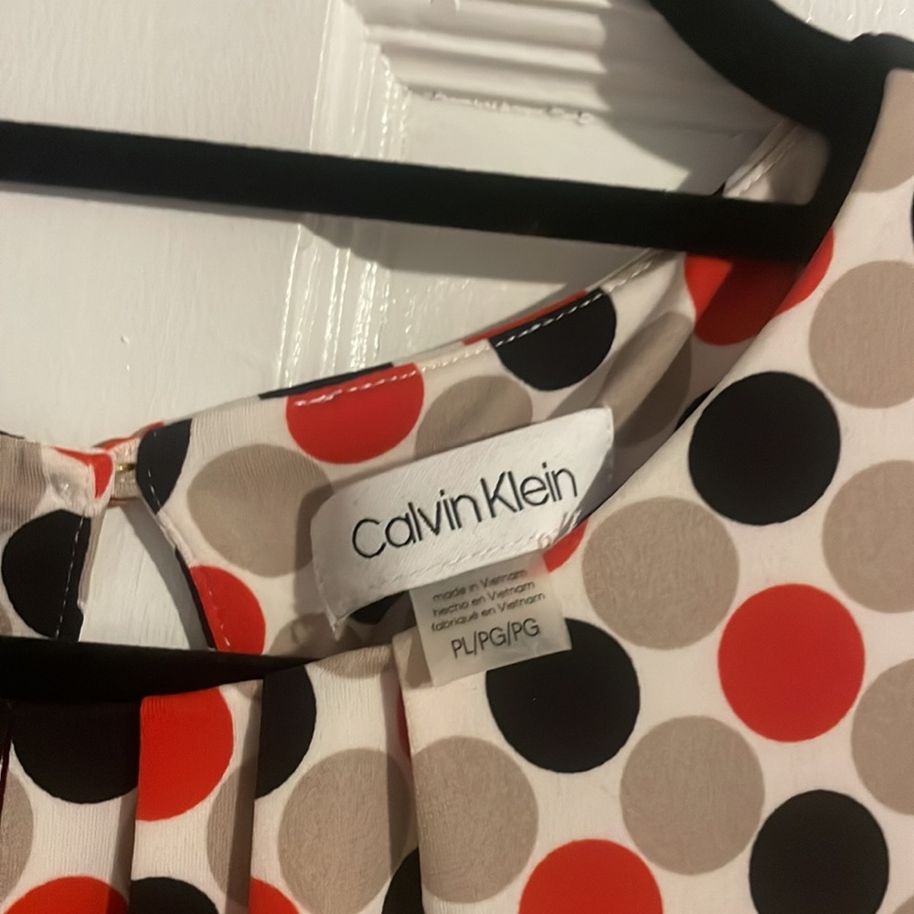 Calvin Klein Shell - Picture 2 of 3